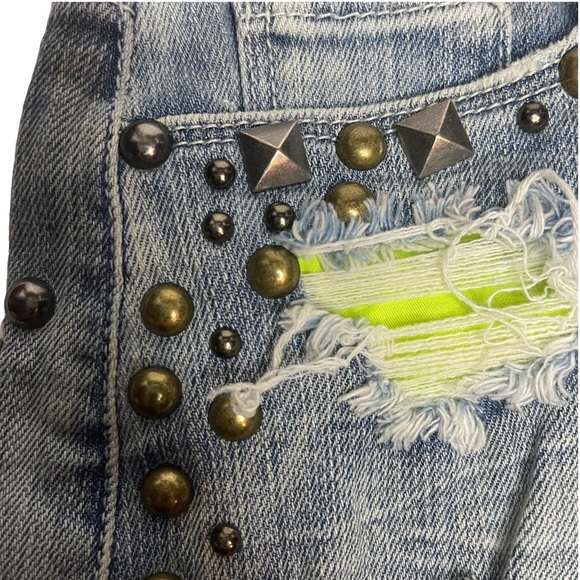 Blank NYC Distressed Studded Mini Denim Shorts 25 - Picture 4 of 15